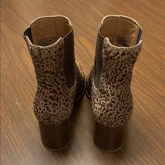 Madewell Laura Chelsea boots leopard print calf hair, size 8 1/2 - Picture 4 of 9